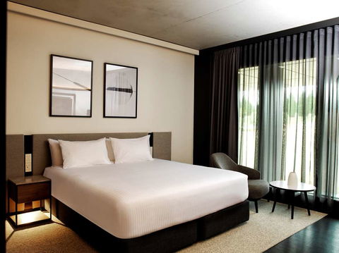 A By Adina Canberra - Accommodation Cairns 7