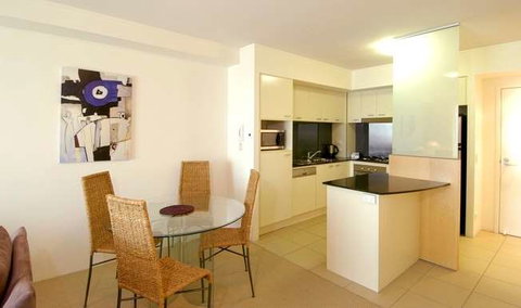 Mantra Broadbeach on the Park - Accommodation Cairns 6