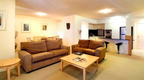 Mantra Broadbeach on the Park - Accommodation Cairns 9