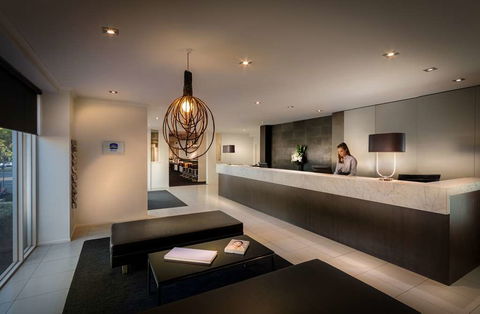 Best Western Plus Travel Inn Hotel - Accommodation Cairns 1