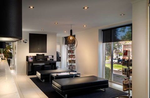 Best Western Plus Travel Inn Hotel - Accommodation Cairns 2