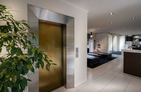 Best Western Plus Travel Inn Hotel - Accommodation Cairns 3