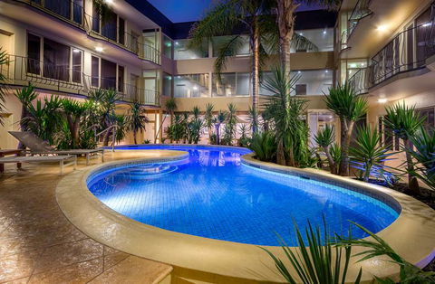 Best Western Plus Travel Inn Hotel - Accommodation Cairns 10