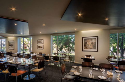 Best Western Plus Travel Inn Hotel - Accommodation Cairns 13