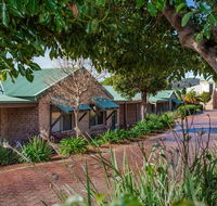 Quality Suites Banksia Gardens - Accommodation Cairns