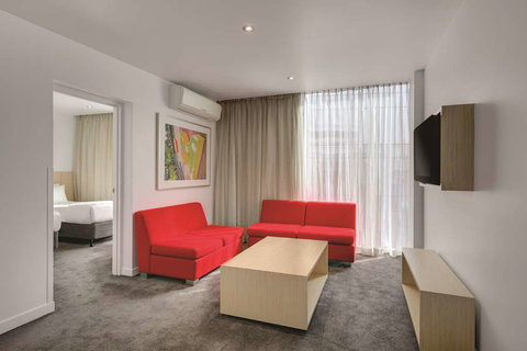Travelodge Melbourne Docklands - Accommodation Cairns 9