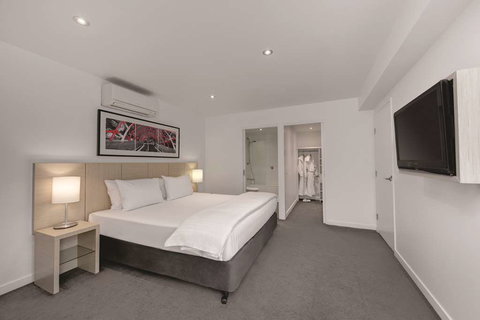 Travelodge Melbourne Docklands - Accommodation Cairns 12