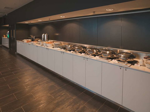 Travelodge Melbourne Docklands - Accommodation Cairns 16