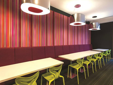 Travelodge Melbourne Docklands - Accommodation Cairns 17