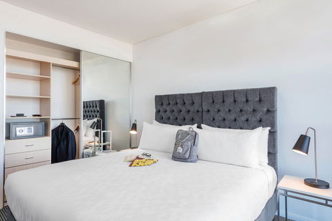 Meriton Suites Campbell Street - Accommodation Cairns 6