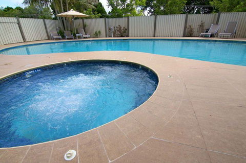 Noosa Hill Resort - Accommodation Cairns 2
