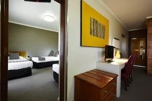 Sovereign Park Motor Inn - Accommodation Cairns 2