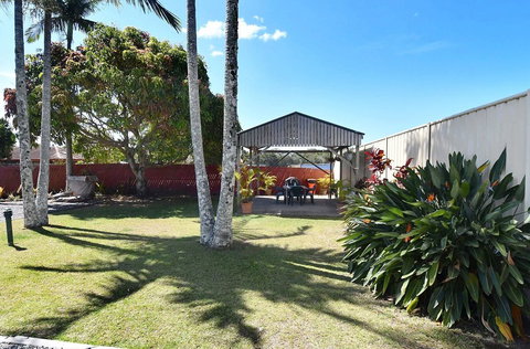 Kennedy Drive Motel - Accommodation Cairns 2