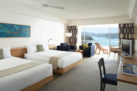Reef View Hotel - Accommodation Cairns 0