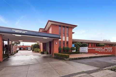 Sovereign Park Motor Inn - Accommodation Cairns 0