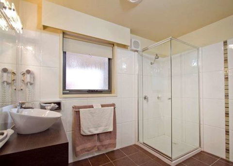Comfort Inn & Suites City Views - Accommodation Cairns 5