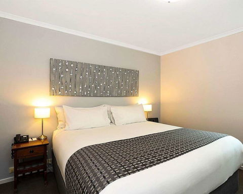 Quality Inn & Suites Menzies - Accommodation Cairns 4