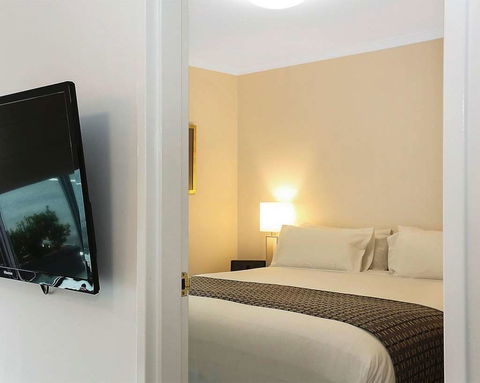 Quality Inn & Suites Menzies - Accommodation Cairns 5