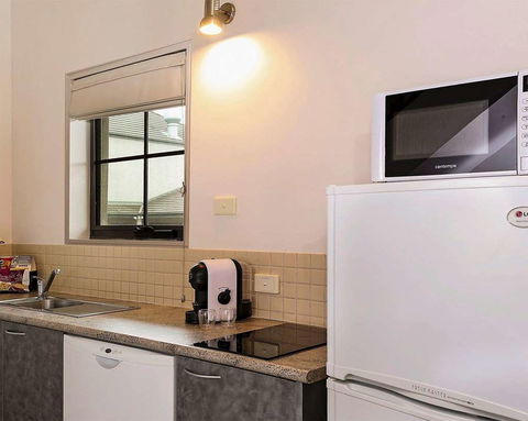 Quality Inn & Suites Menzies - Accommodation Cairns 7