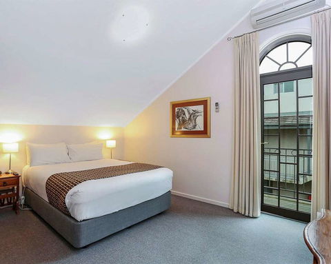 Quality Inn & Suites Menzies - Accommodation Cairns 8