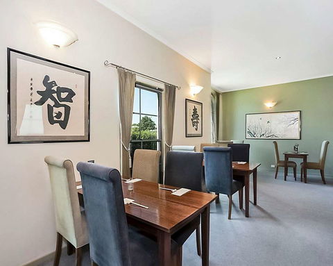 Quality Inn & Suites Menzies - Accommodation Cairns 11