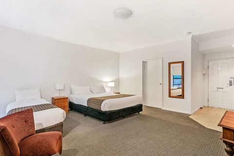 Quality Inn & Suites Menzies - Accommodation Cairns 16