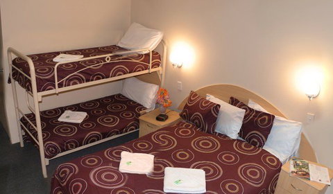 Arena Hotel - Accommodation Cairns 2