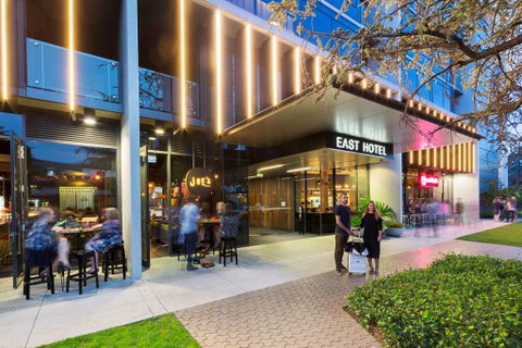 East Hotel - Accommodation Cairns 1
