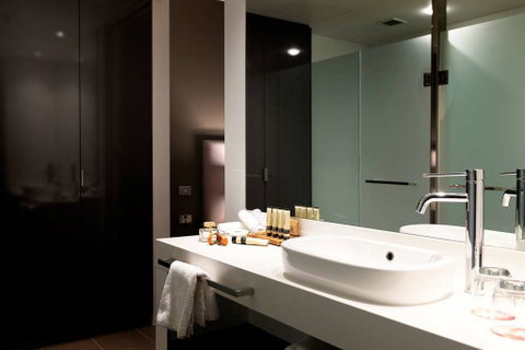 East Hotel - Accommodation Cairns 6