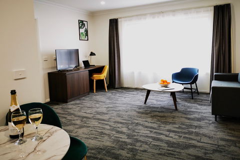 Governor Macquarie Motor Inn - Accommodation Cairns 5