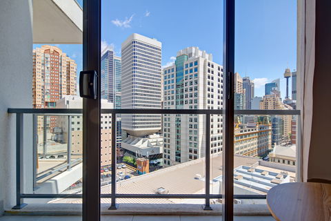 Zara Tower Serviced Apartments - Accommodation Cairns 2