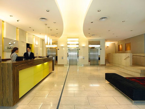 Oaks Embassy - Accommodation Cairns 1