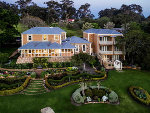 Grand Mercure Basildene Manor - Accommodation Cairns 0