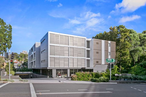 Good Life Suites - Accommodation Cairns 0