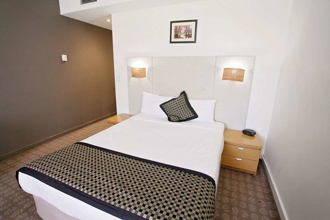 Golden Pebble Hotel - Accommodation Cairns 2