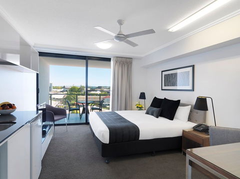Oaks Carlyle - Accommodation Cairns 2