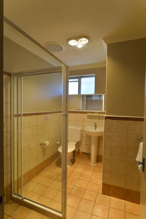 Wattle Grove Motel - Accommodation Cairns 3