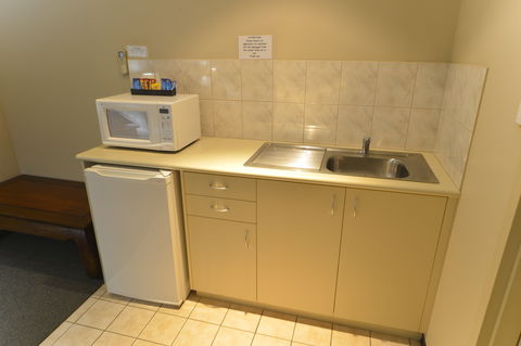 Wattle Grove Motel - Accommodation Cairns 5