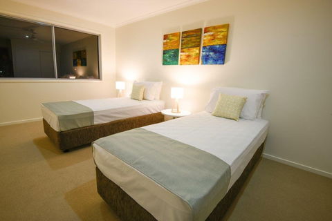 Direct Hotels - Breeze on Brightwater - Accommodation Cairns 0
