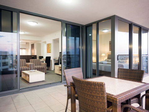 Oaks Aurora - Accommodation Cairns 2