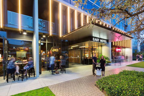 East Hotel - Accommodation Cairns 1