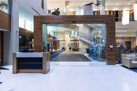 RACV City Club - Accommodation Cairns 2