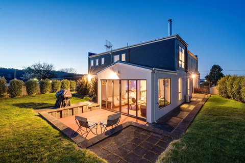 Madsen Retreat - Accommodation Cairns 1