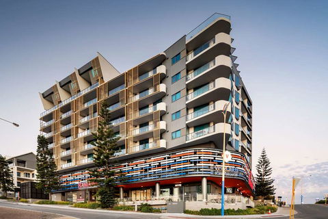 Ramada VetroBlu Scarborough Beach - Accommodation Cairns 2