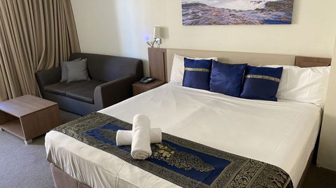 Peninsula Motor Inn - Accommodation Cairns 2