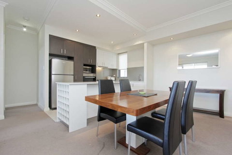 Zappeion Apartments - Accommodation Cairns 1