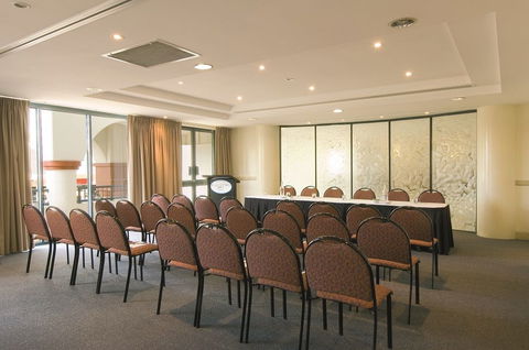 Oaks Calypso Plaza Resort - Accommodation Cairns 4