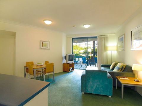 Oaks Calypso Plaza Resort - Accommodation Cairns 5