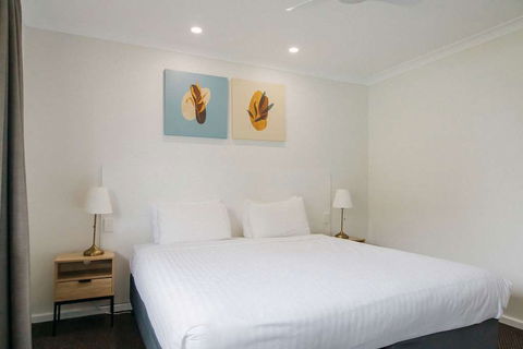Quality Suites Banksia Gardens - Accommodation Cairns 4