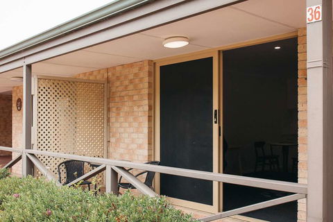 Quality Suites Banksia Gardens - Accommodation Cairns 8